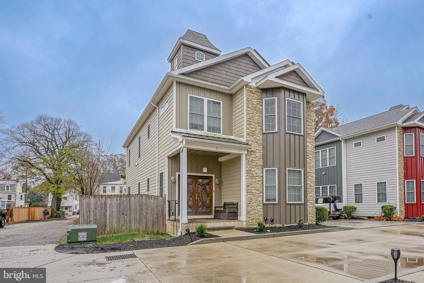 538 Leverington Avenue #c photo 3