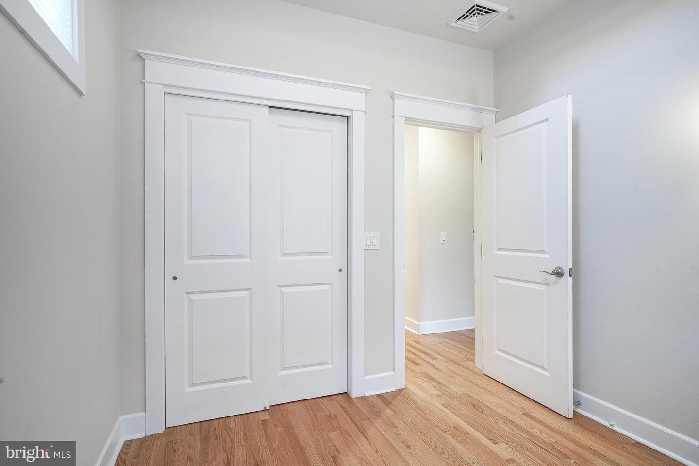538 Leverington Avenue #c photo 31