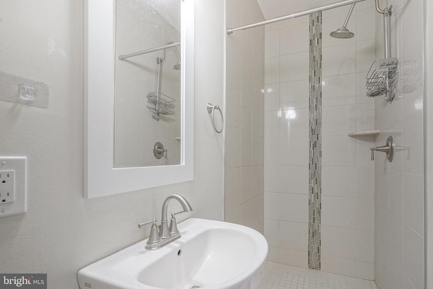 538 Leverington Avenue #c photo 32