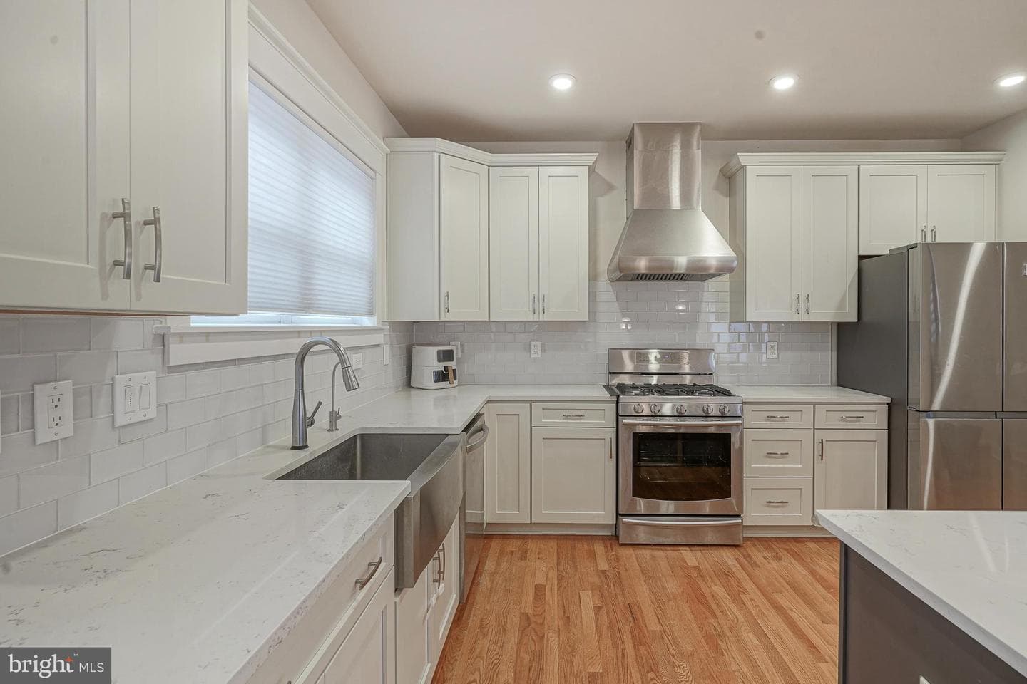 538 Leverington Avenue #c photo 6