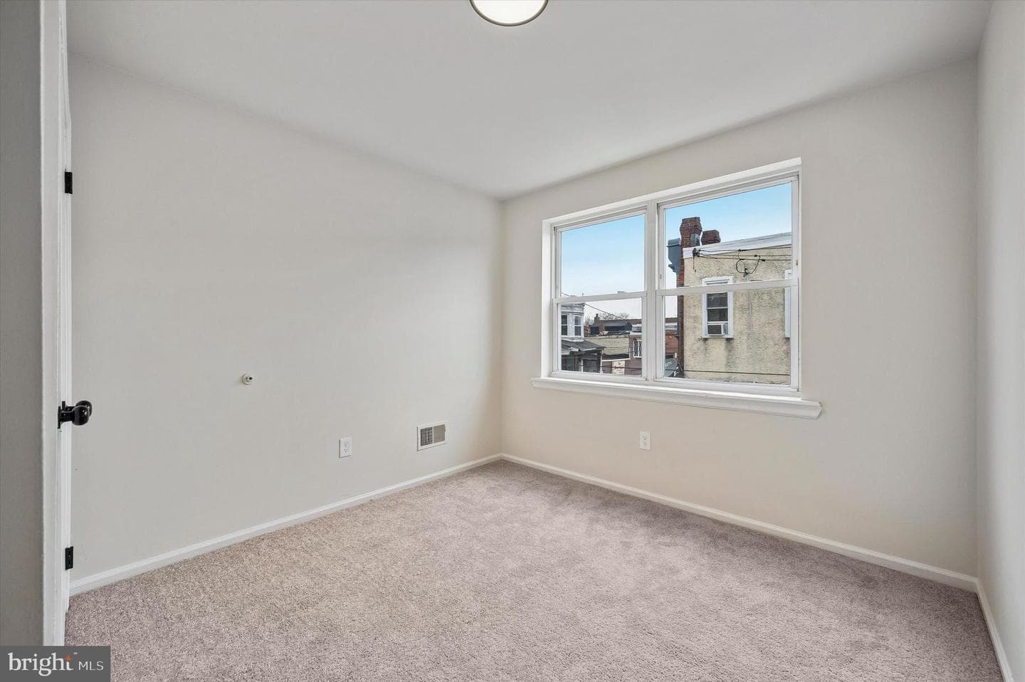 5943 Race Street photo 10