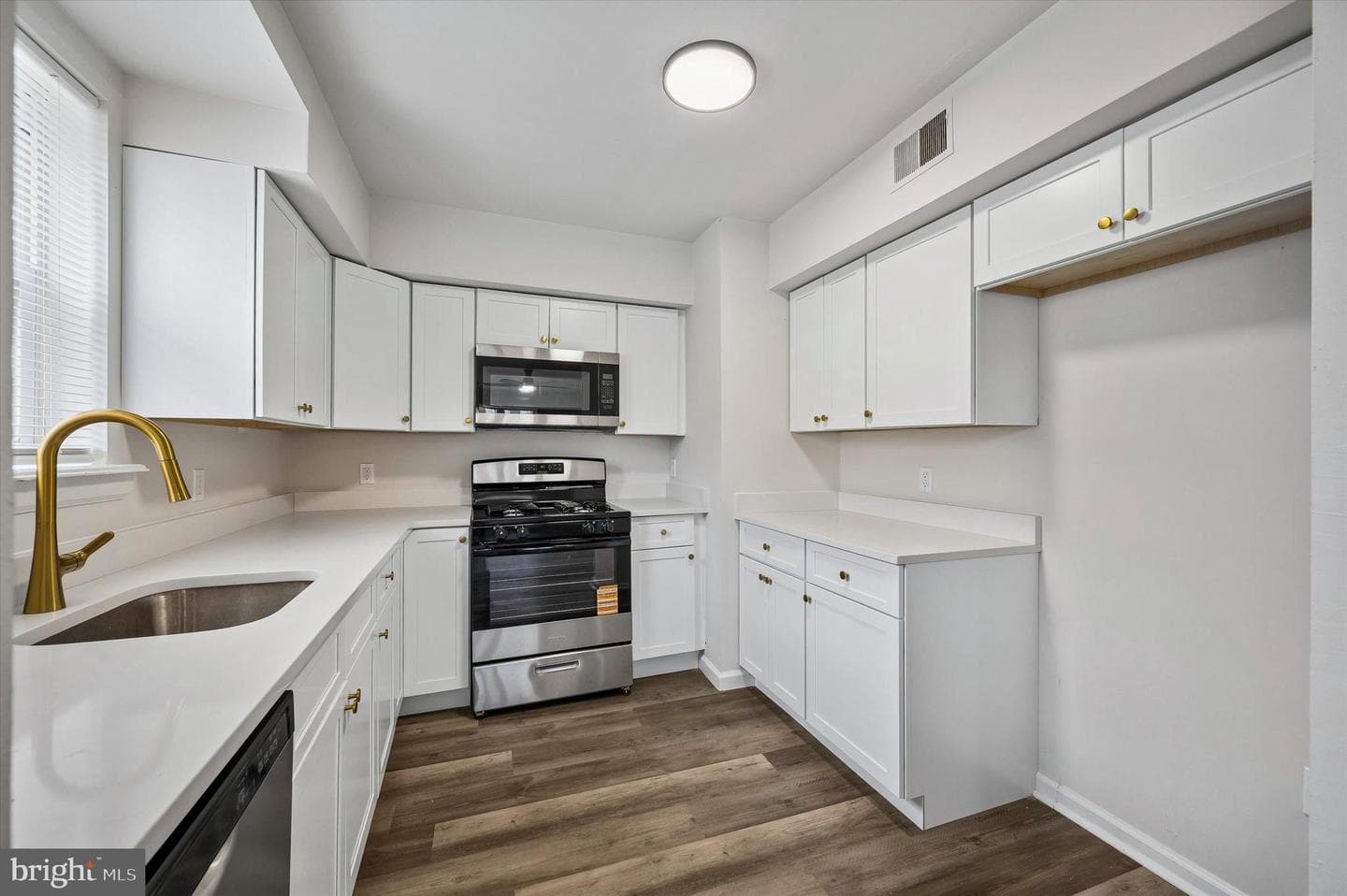 5943 Race Street photo 6