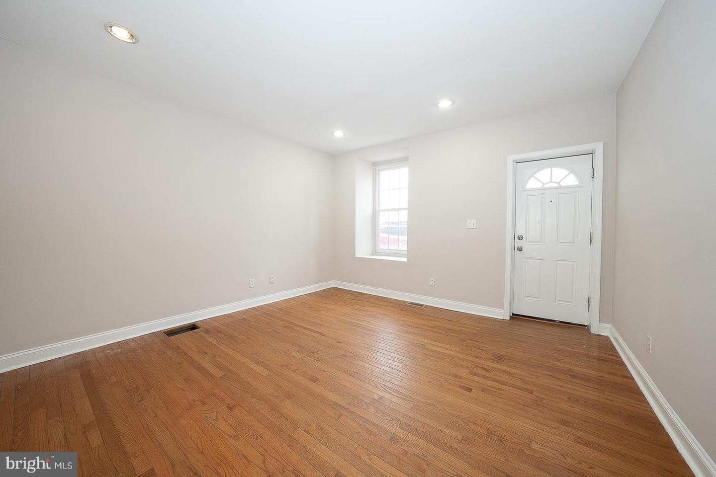 4728 Umbria Street photo 3