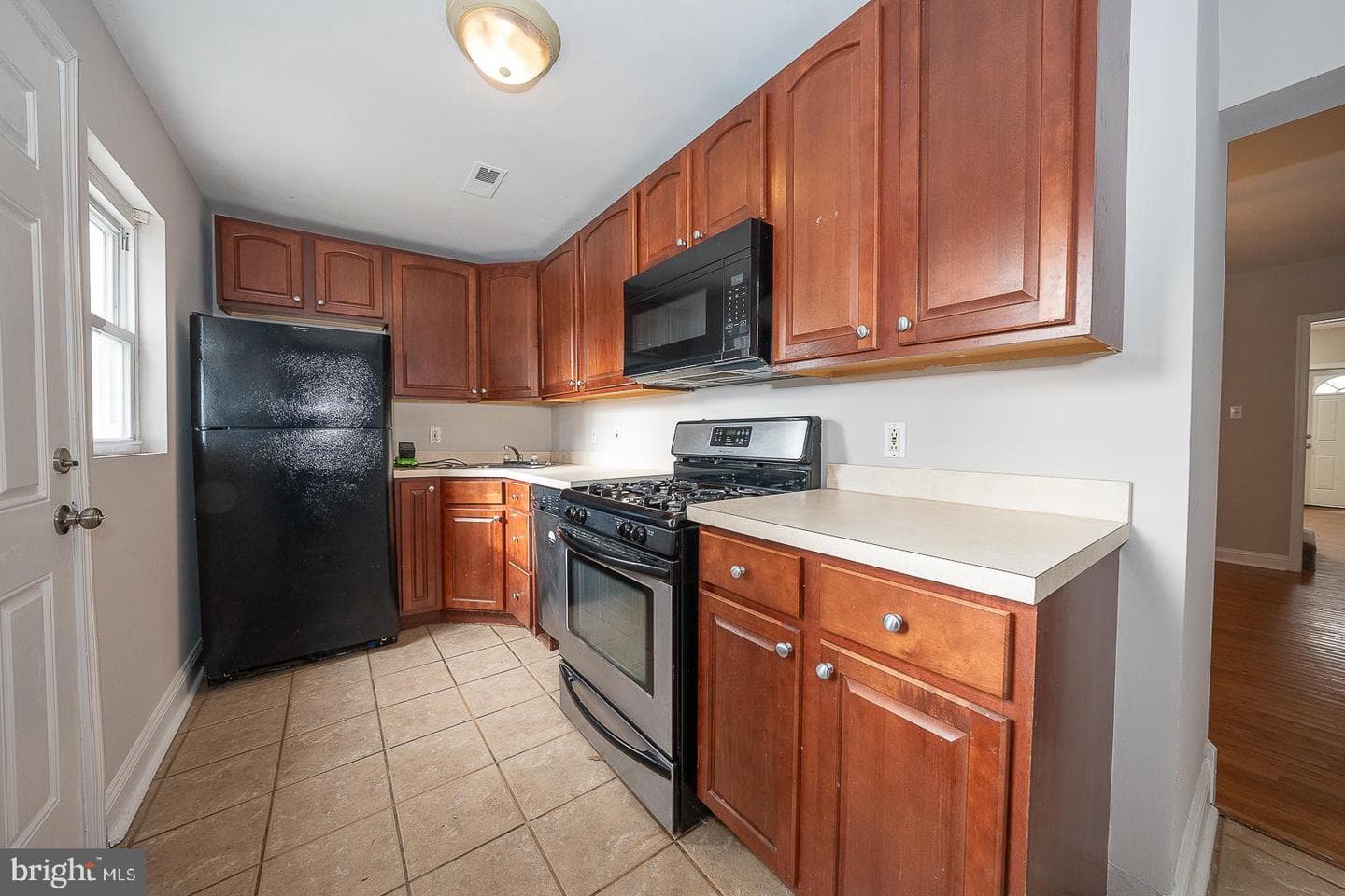 4728 Umbria Street photo 6