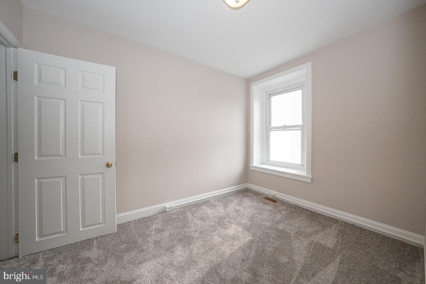 4728 Umbria Street photo 9