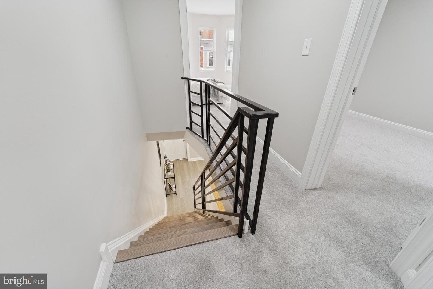 5339 Addison Street photo 13