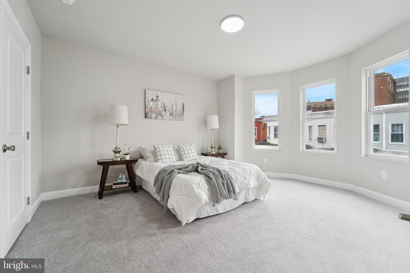 5339 Addison Street photo 14