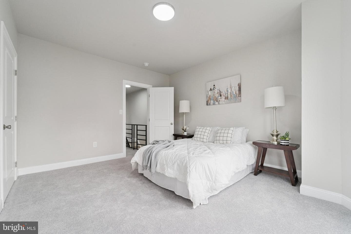 5339 Addison Street photo 15