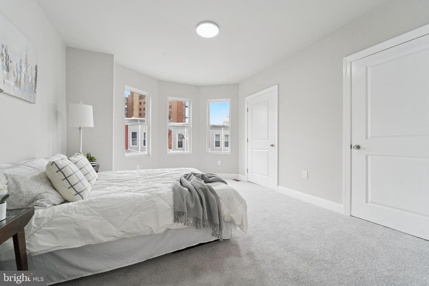 5339 Addison Street photo 16