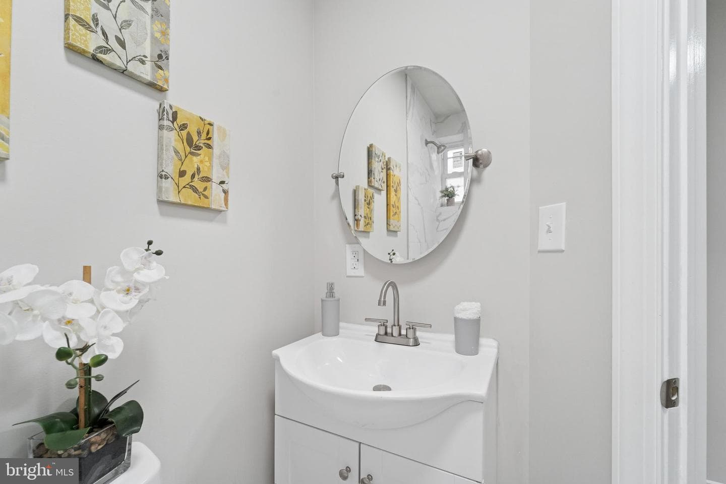 5339 Addison Street photo 23