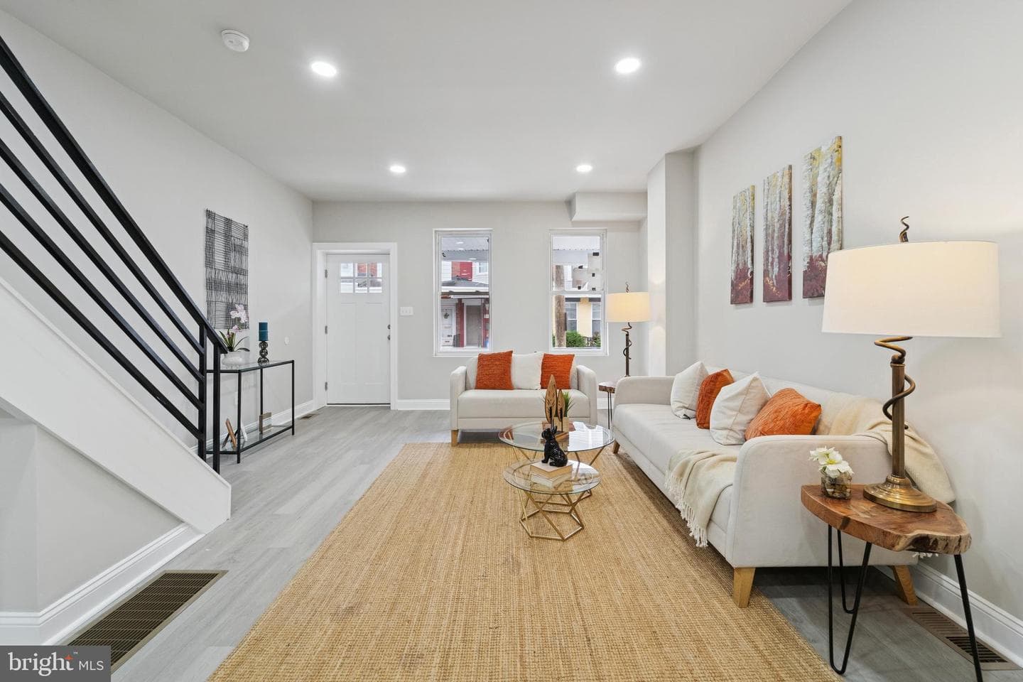 5339 Addison Street photo 5