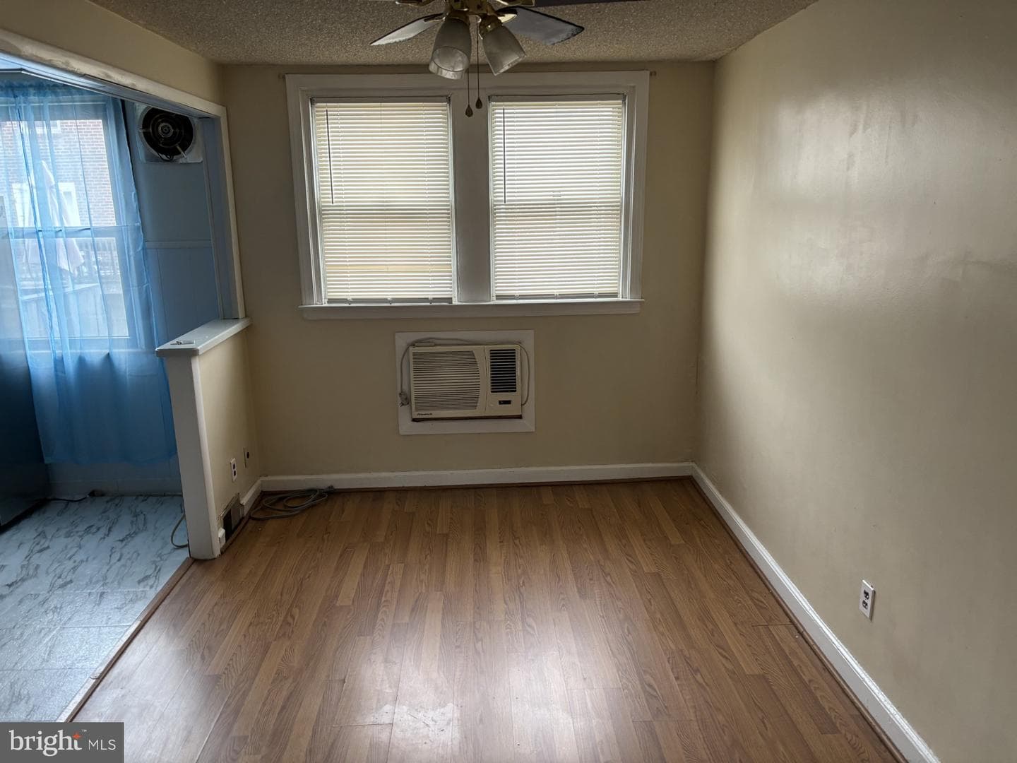 5409 Erdrick Street photo 4