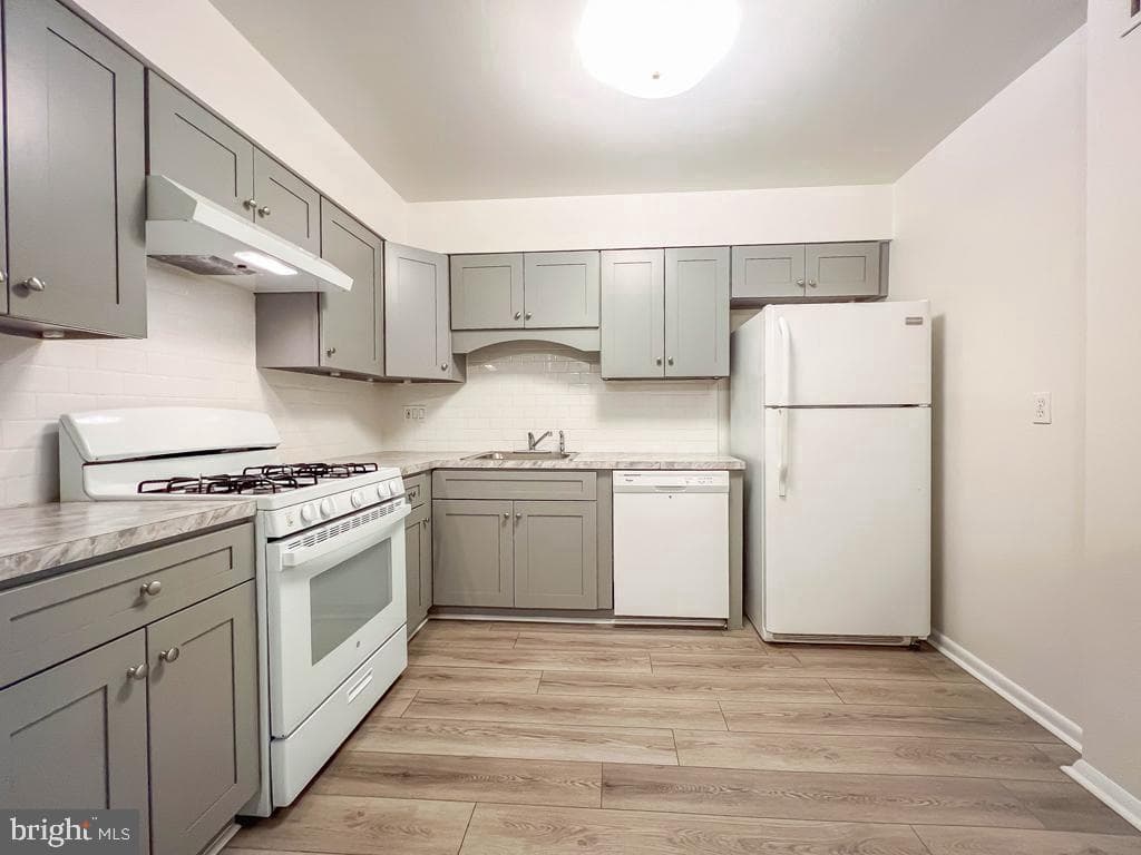 10843 Academy Road photo 16