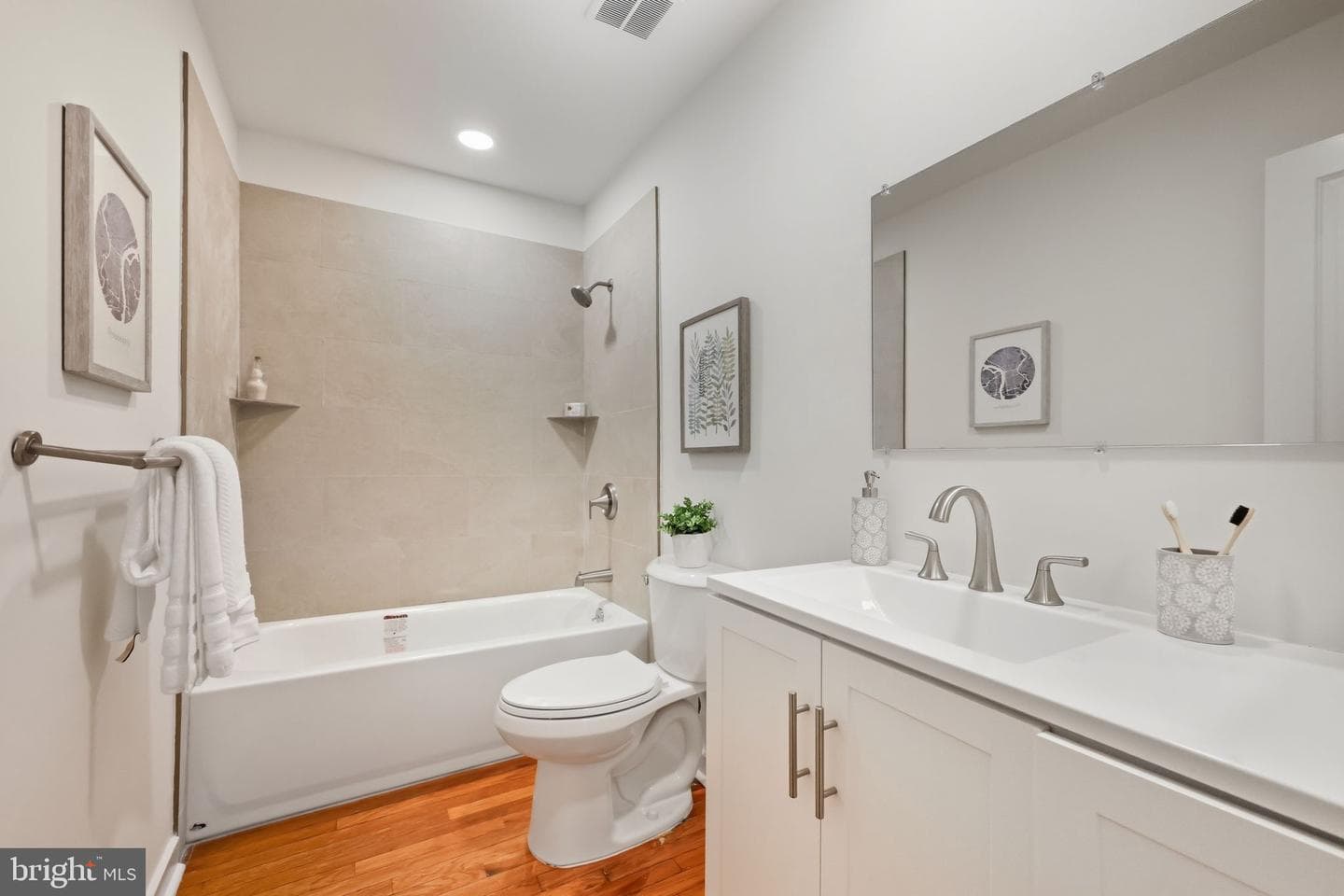 919 Latimer Street photo 24