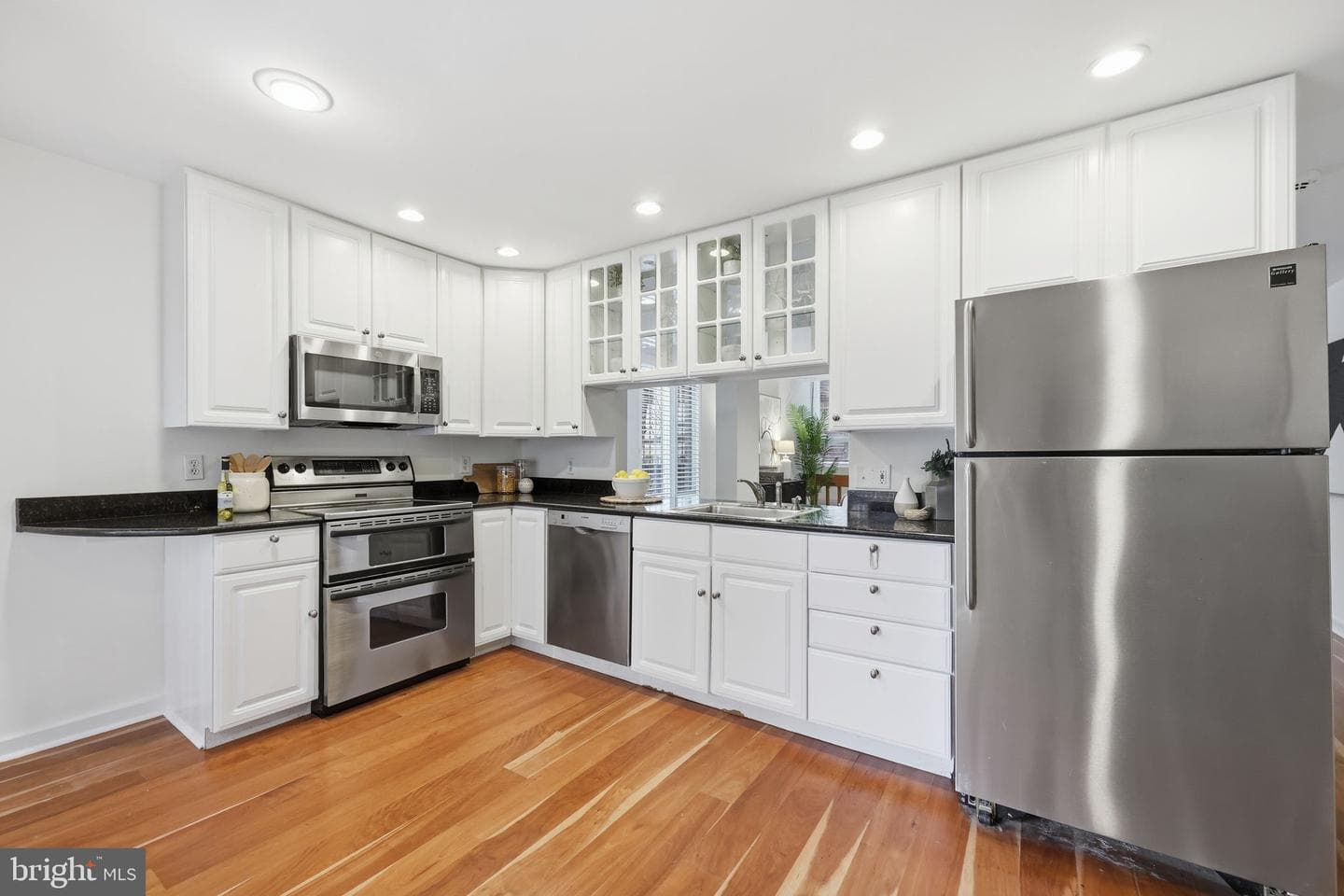 919 Latimer Street photo 6