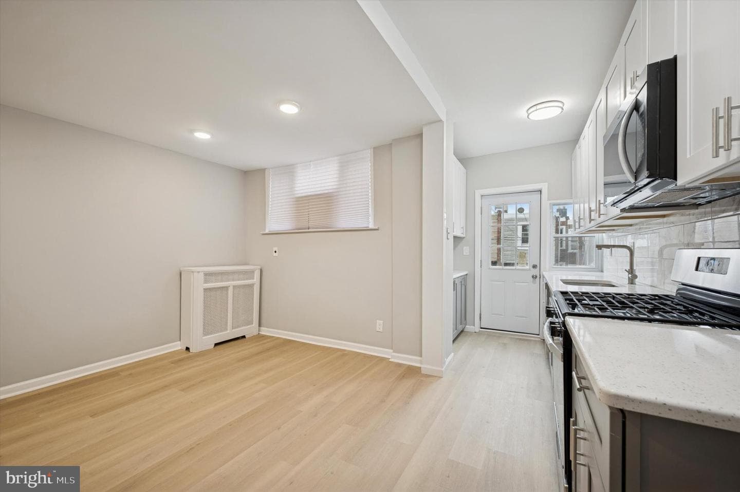 832 Kenmore Road photo 11