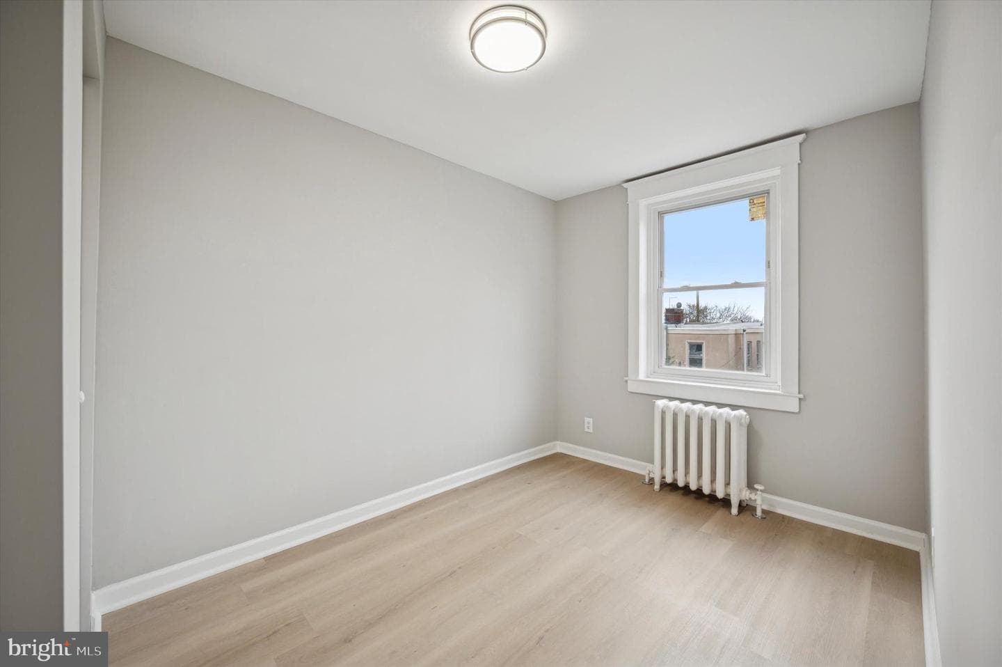 832 Kenmore Road photo 17