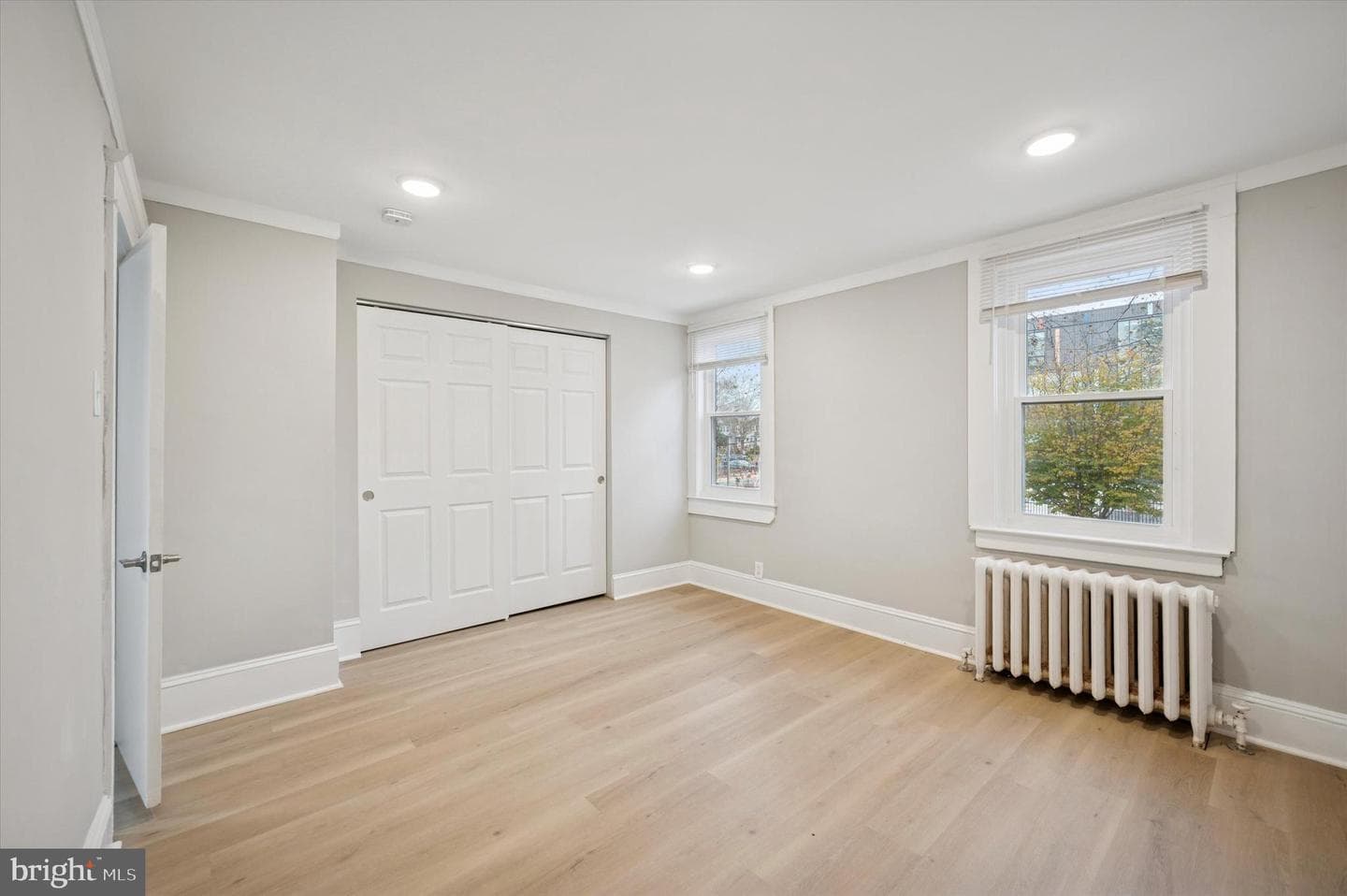 832 Kenmore Road photo 20
