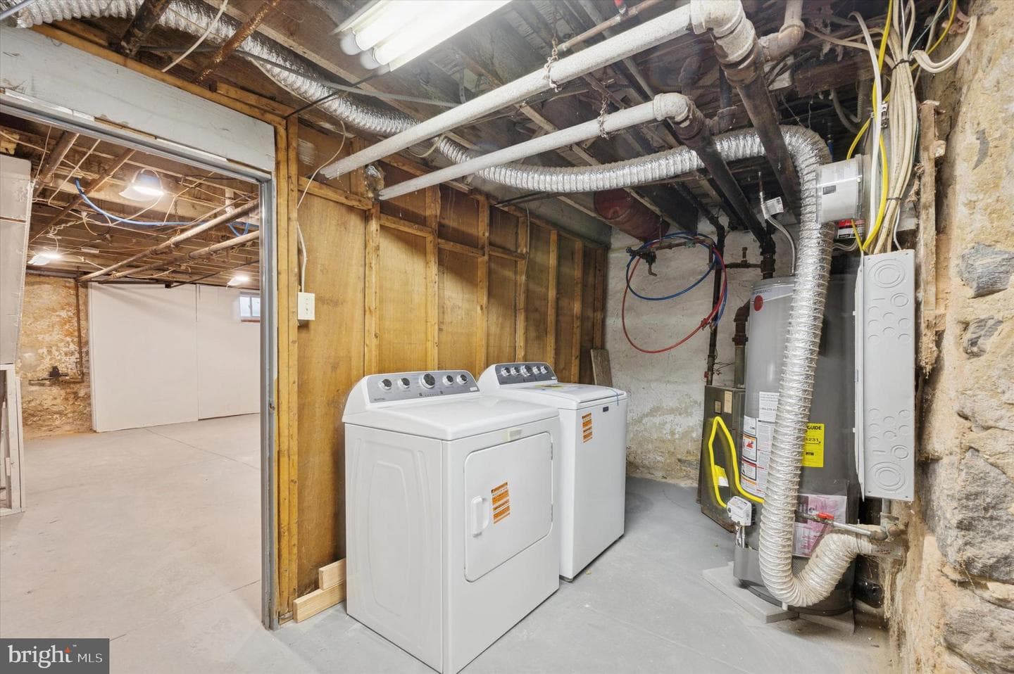 832 Kenmore Road photo 26