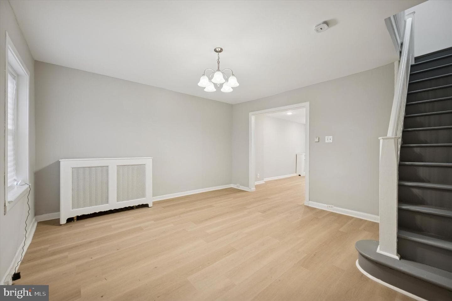 832 Kenmore Road photo 3