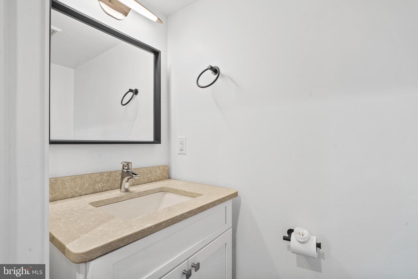 1807 Blair Street photo 6