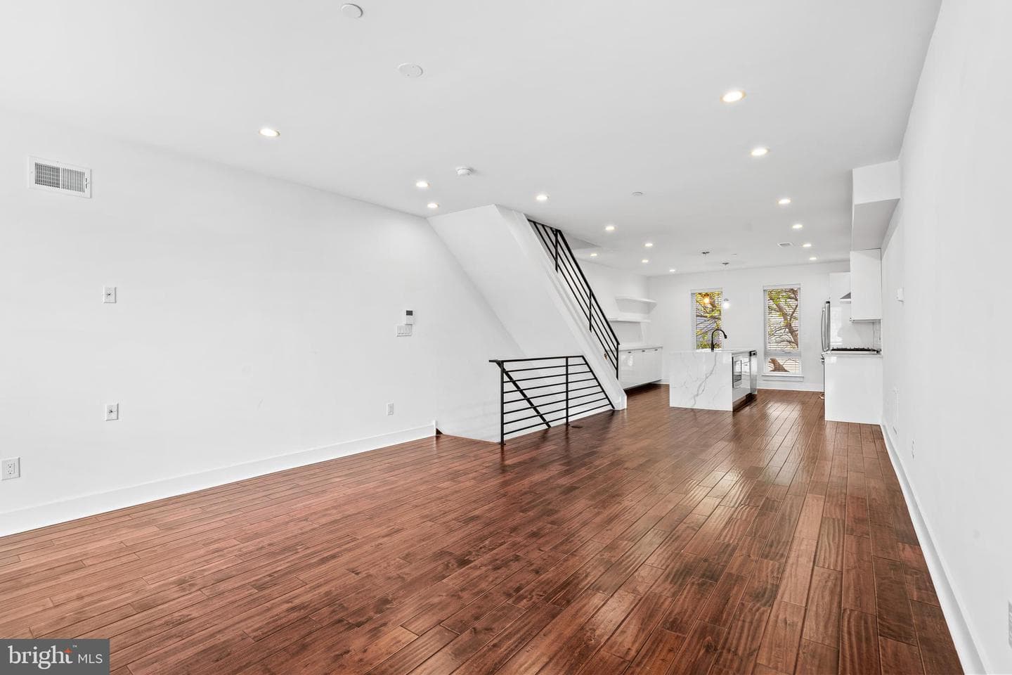 1807 Blair Street photo 8