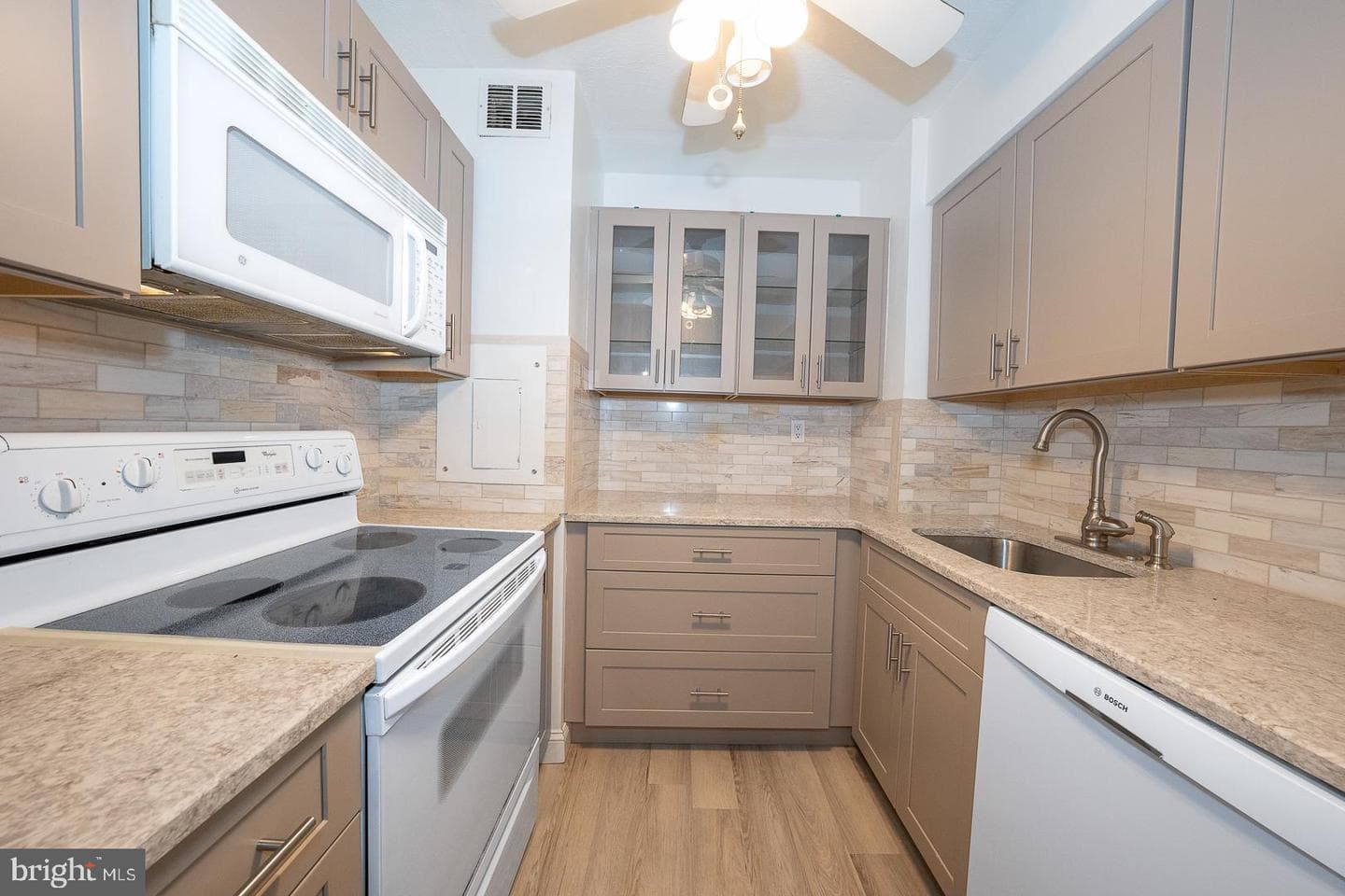 1900 John F Kennedy Boulevard #1012 photo 3