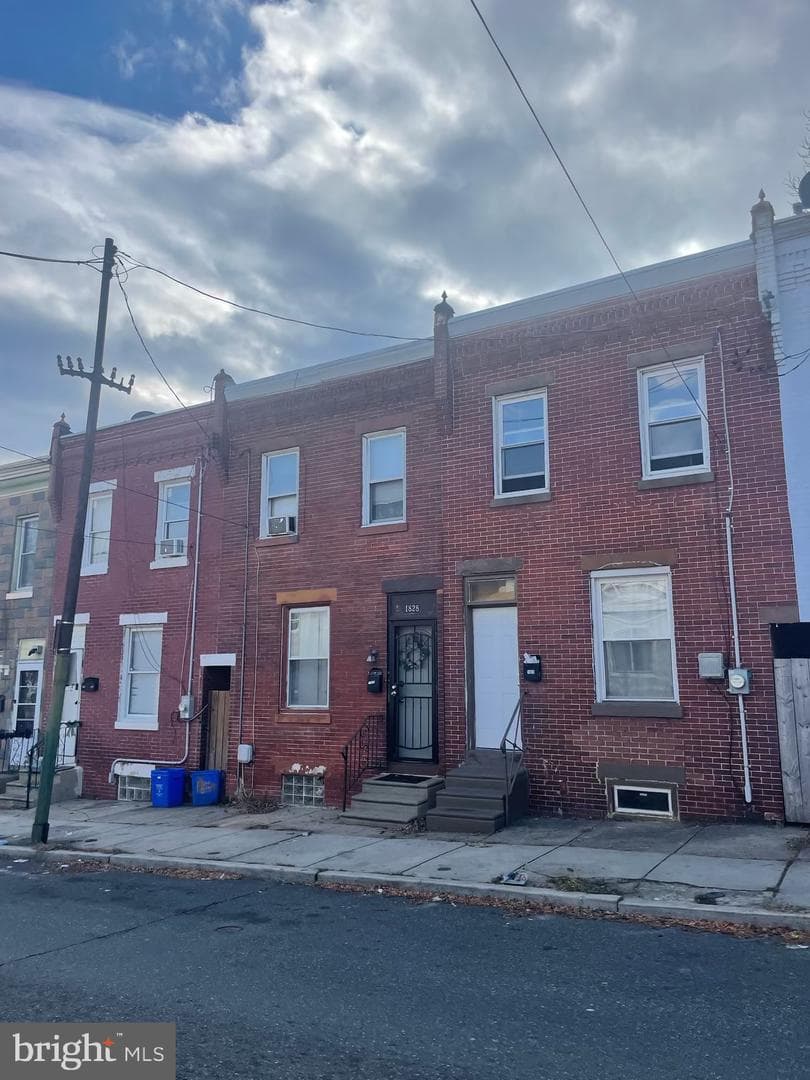 1828 Margaret Street photo 3