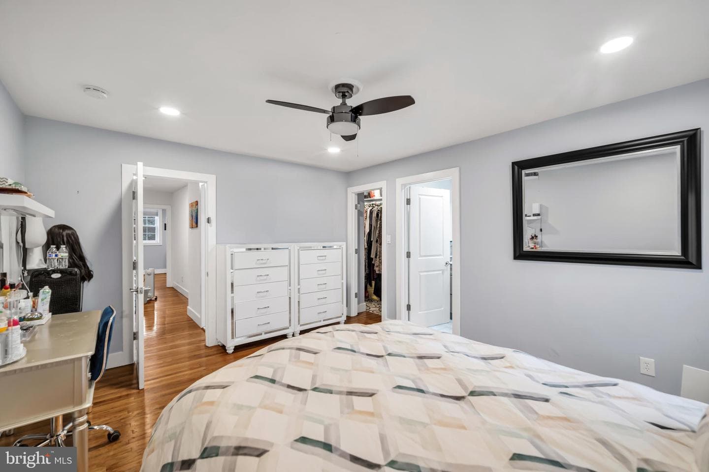 370 Selma Street photo 16