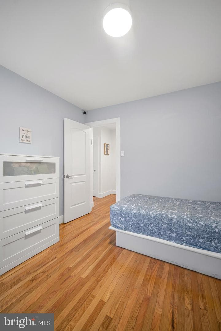 370 Selma Street photo 24