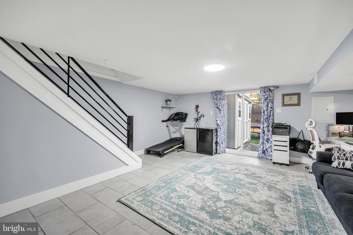 370 Selma Street photo 25