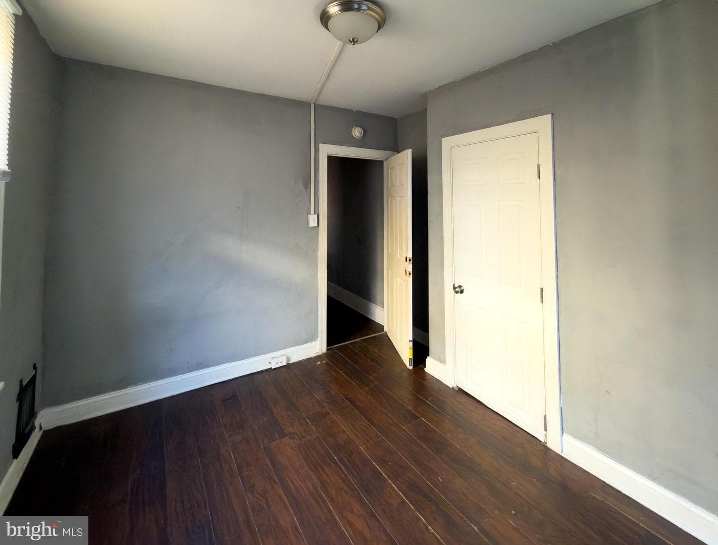 1638 W Victoria Street photo 13
