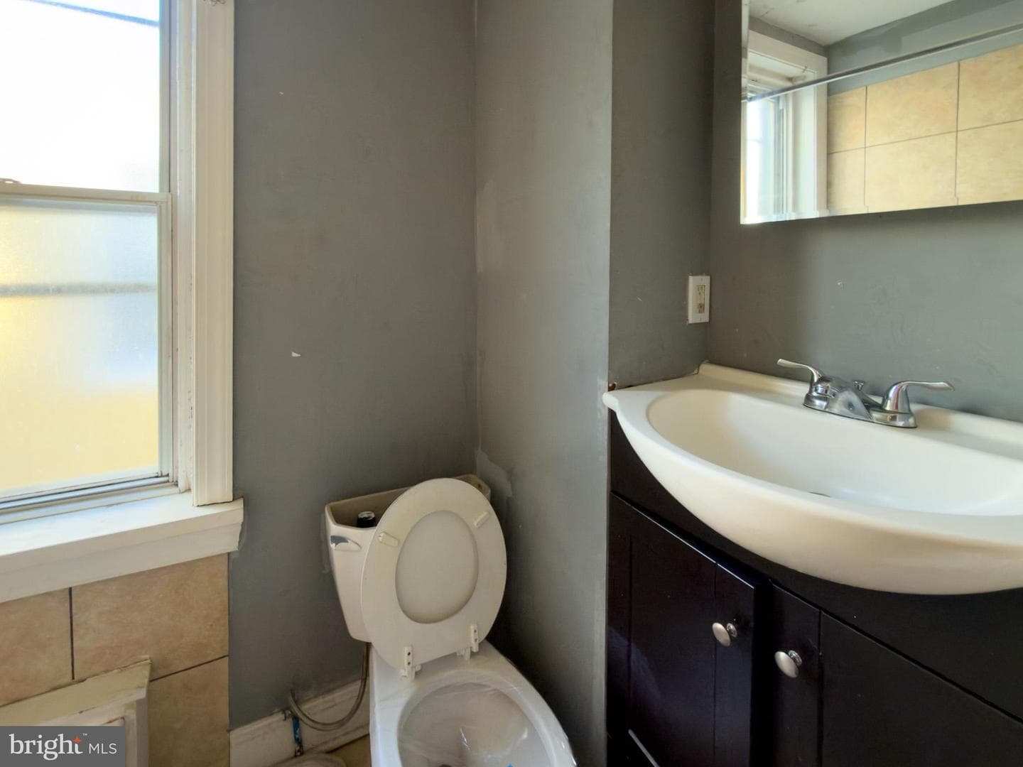1638 W Victoria Street photo 16