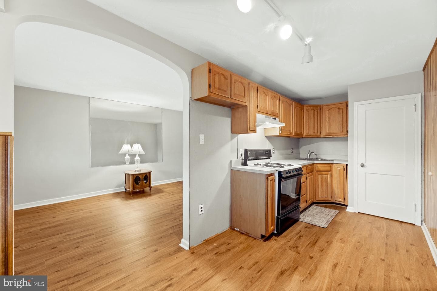 1629 E Comly Street photo 12