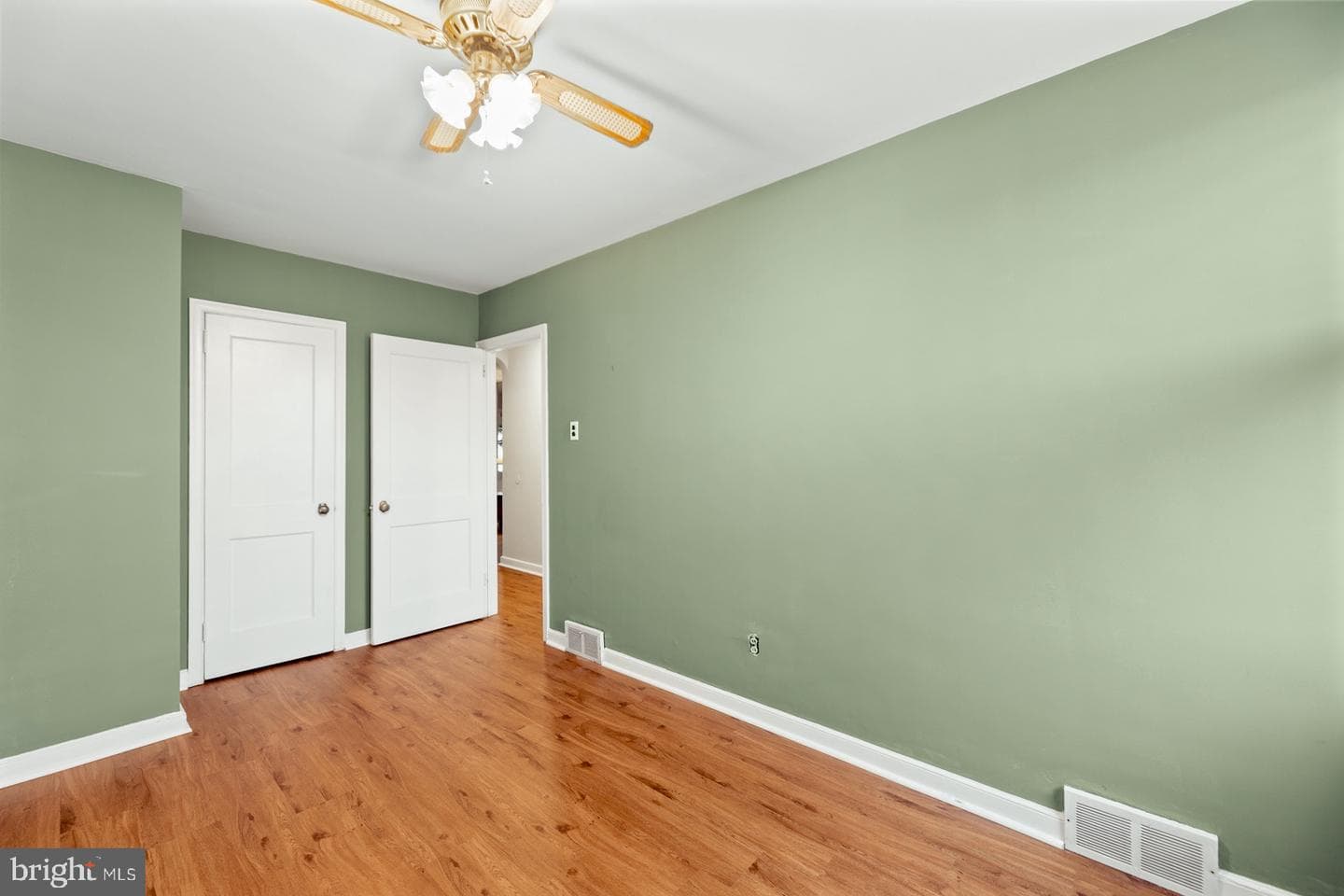 1629 E Comly Street photo 14