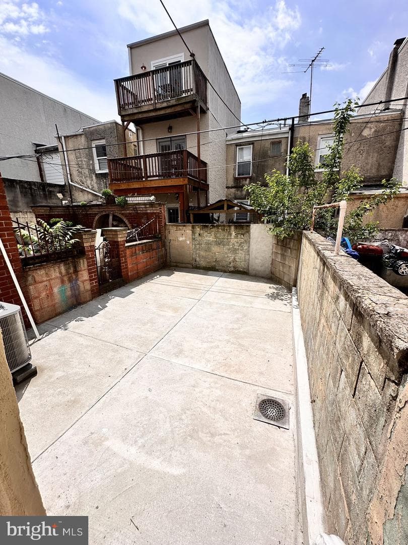 540 Manton Street photo 8