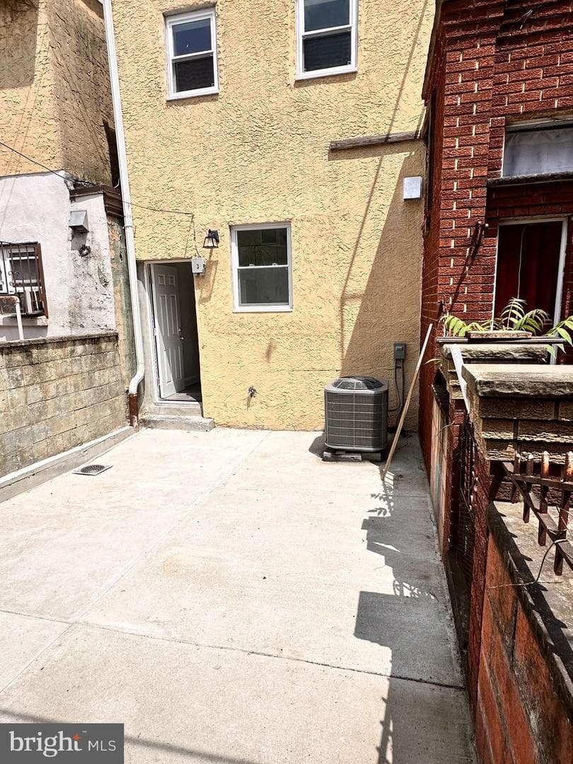 540 Manton Street photo 9
