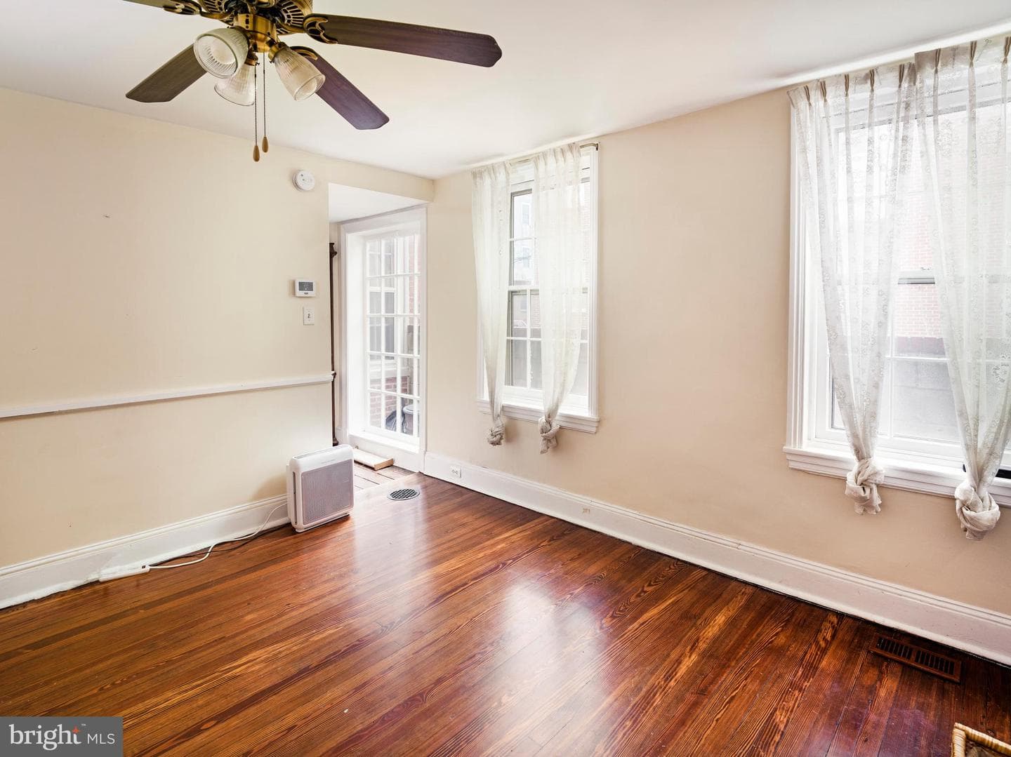 223 Carpenter Street photo 17
