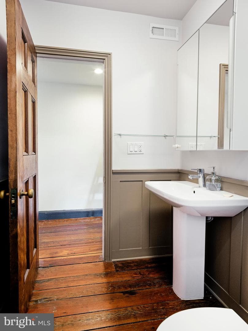 223 Carpenter Street photo 42
