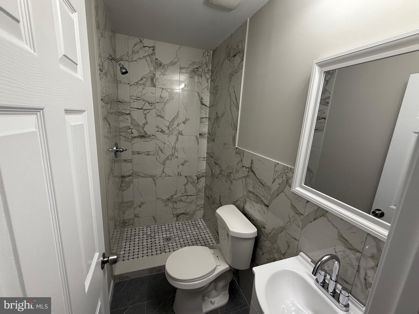 4937 N Warnock Street photo 9