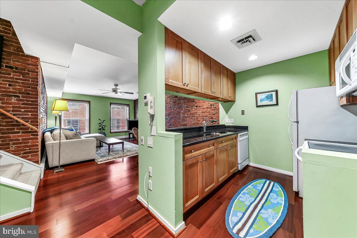102 Church Street #402 photo 6
