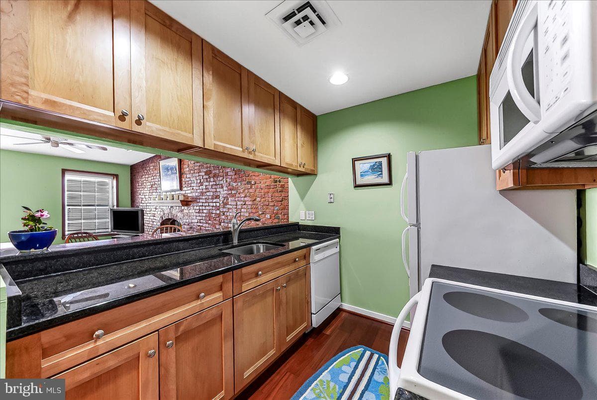 102 Church Street #402 photo 8
