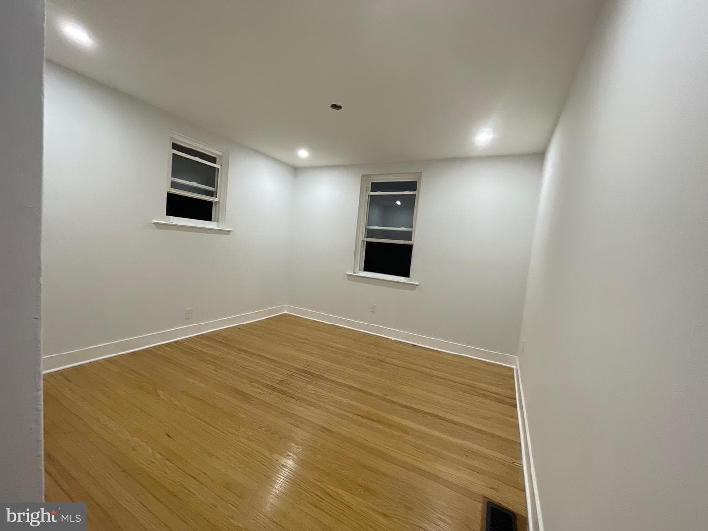 5342 N Broad Street photo 20
