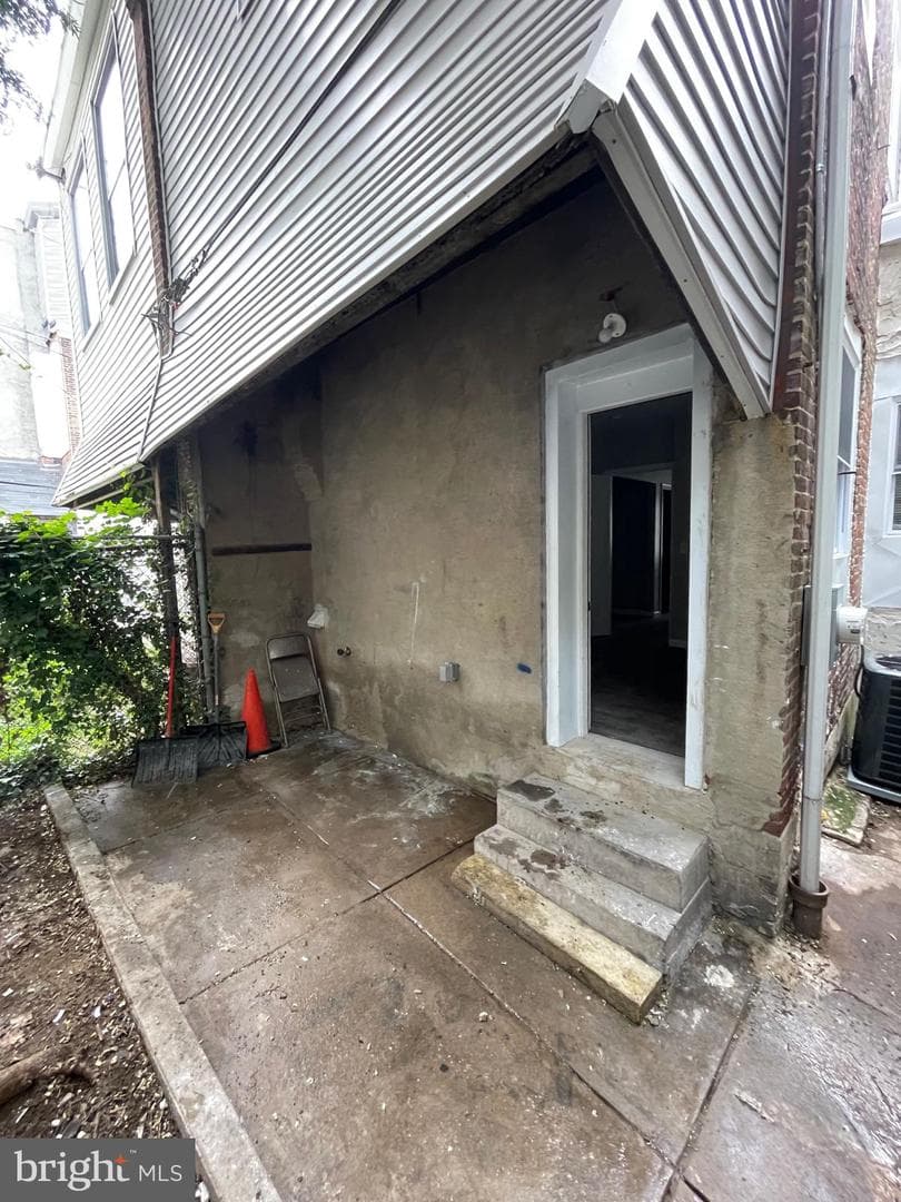 1405 W Pacific Street photo 16
