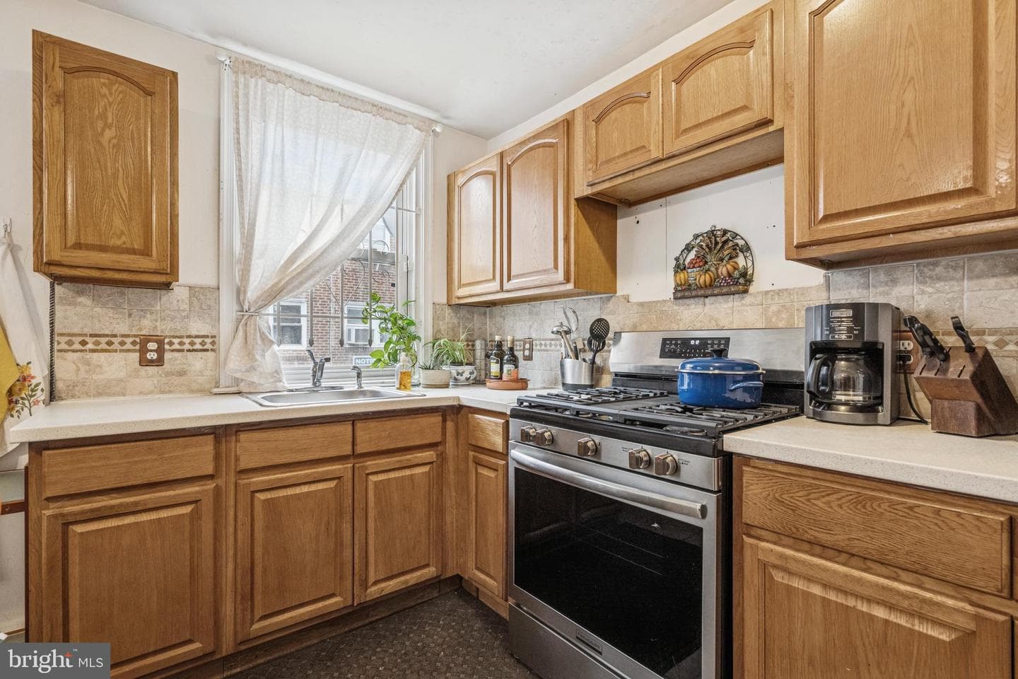 5437 Charles Street photo 5