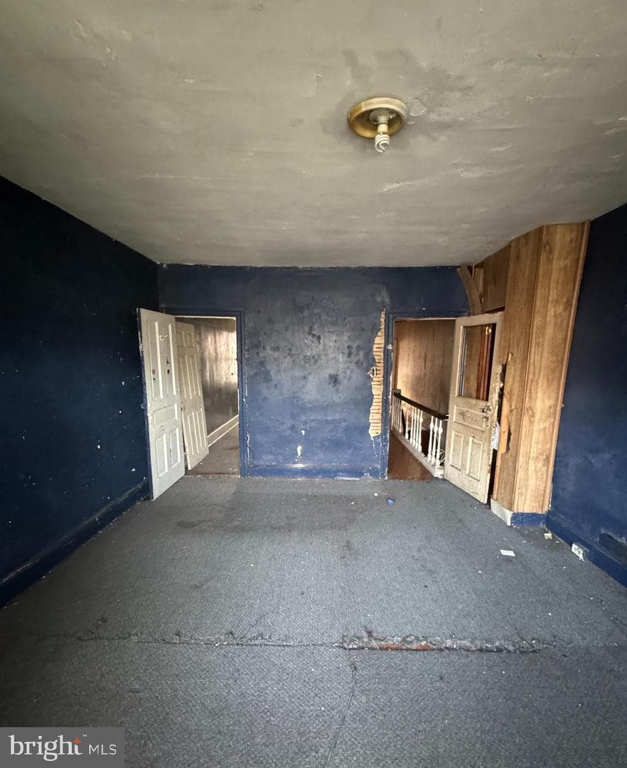 338 N Robinson Street photo 14