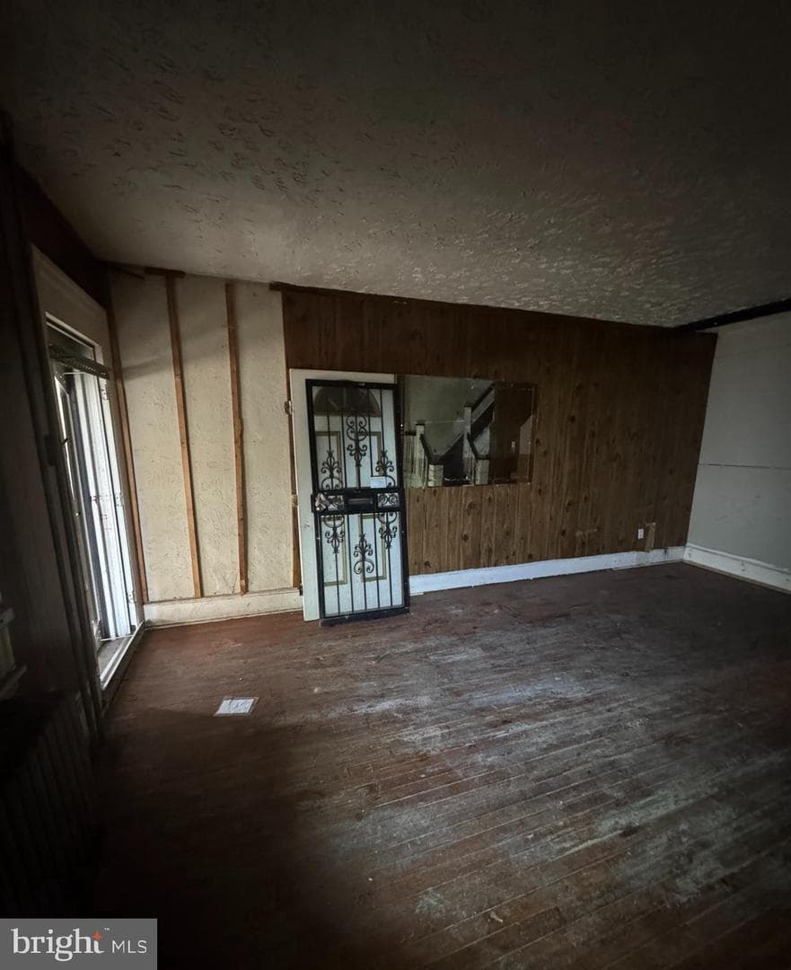 338 N Robinson Street photo 6
