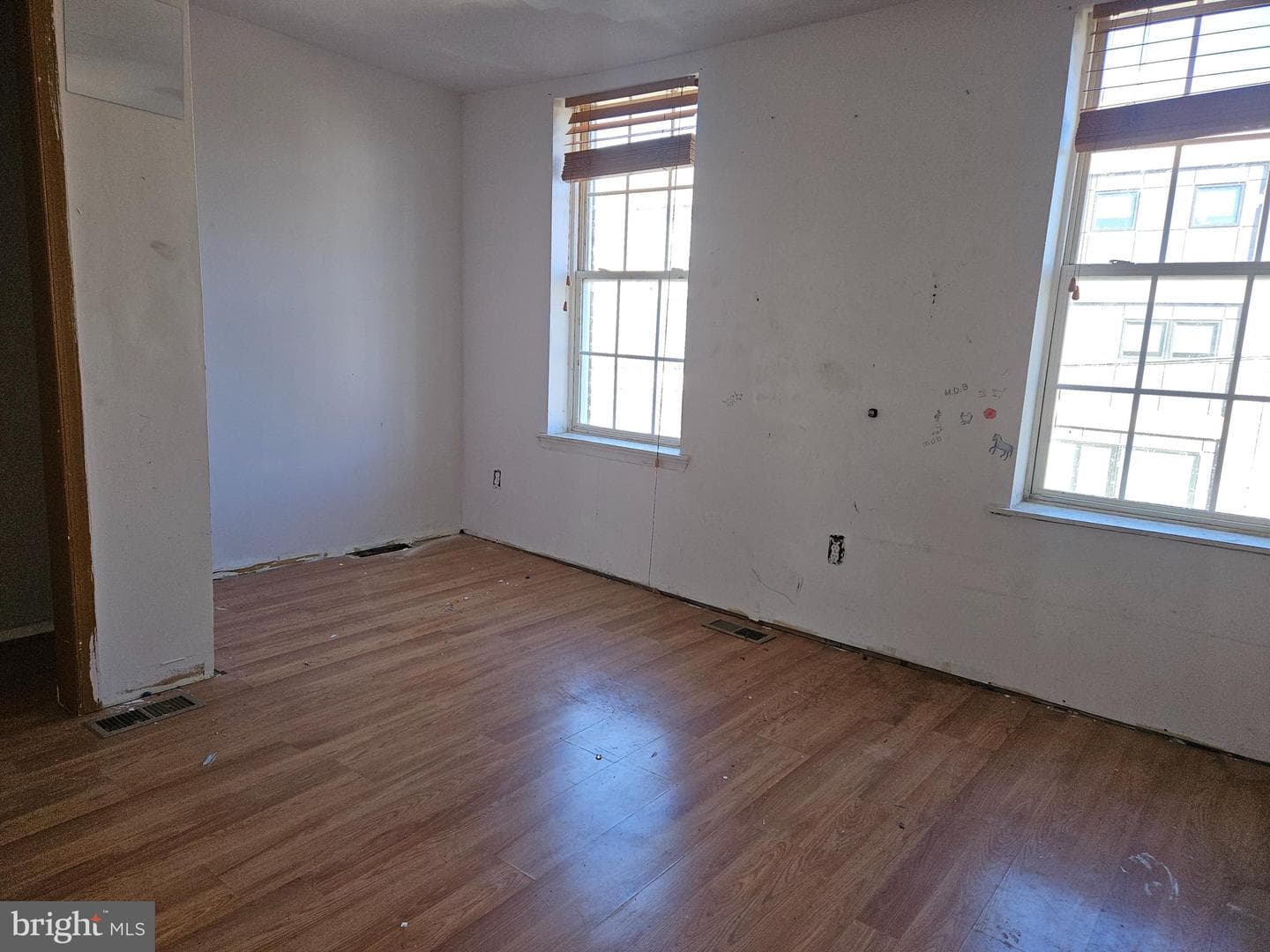 2020 E Huntingdon Street photo 10