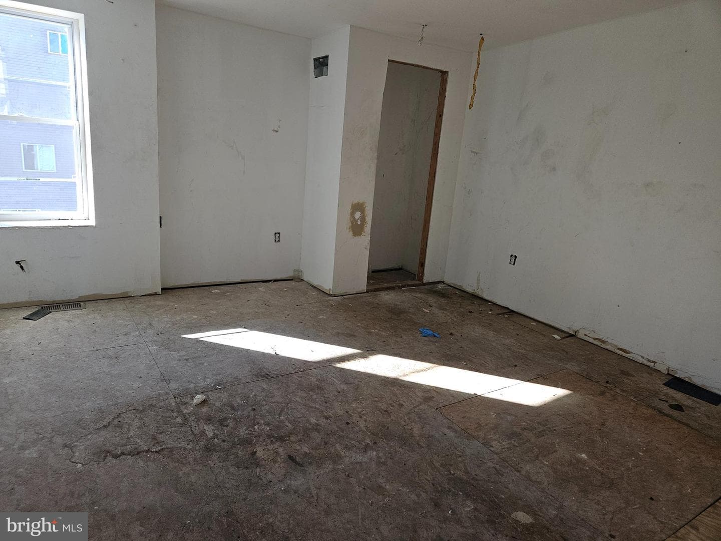 2020 E Huntingdon Street photo 11