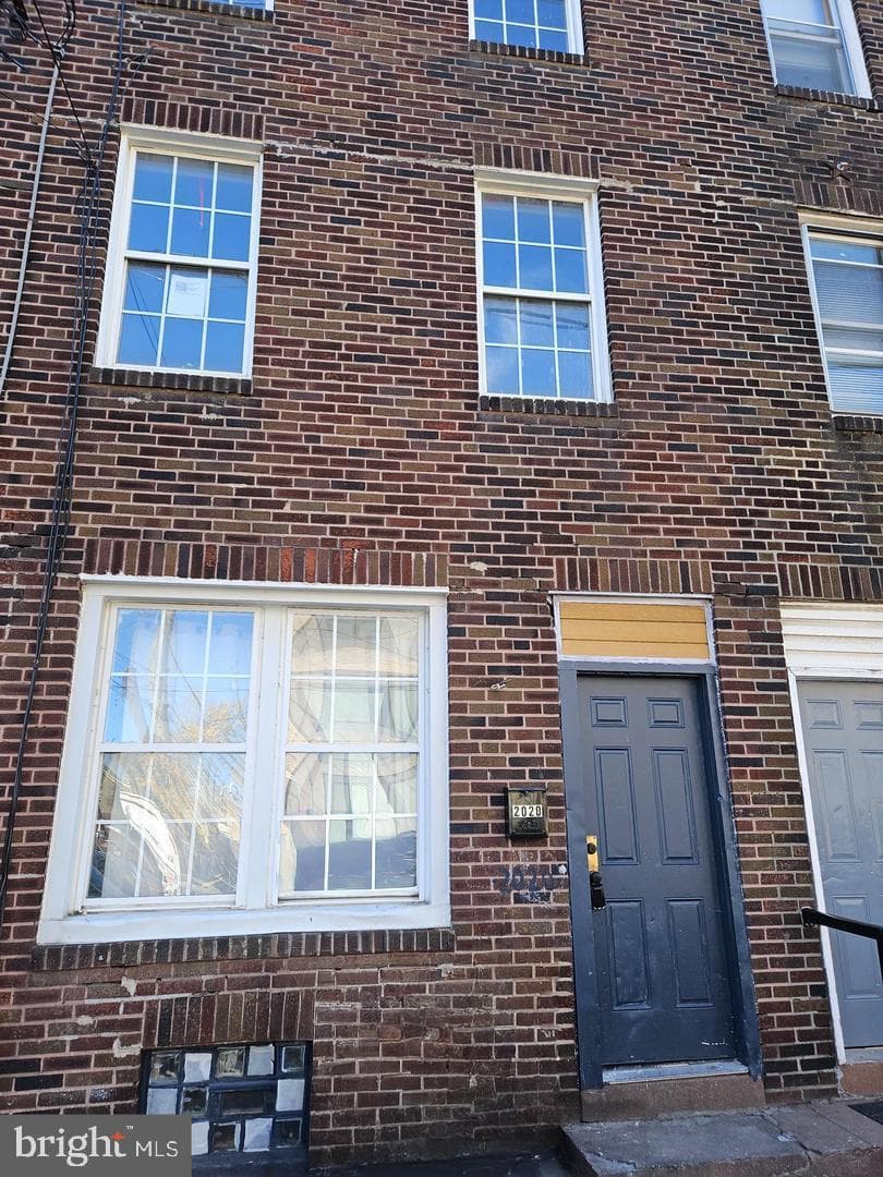 2020 E Huntingdon Street photo 14
